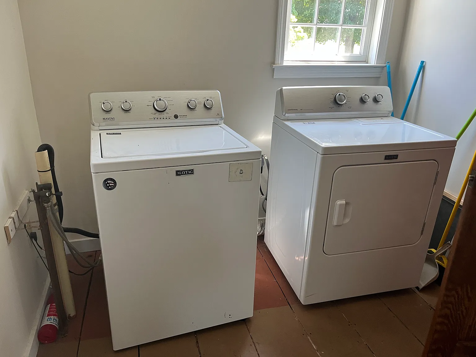3 bed, 2070 sqft, $3,200 — Photo 3