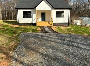 147 Highland Hills Dr, Campobello, SC 29322