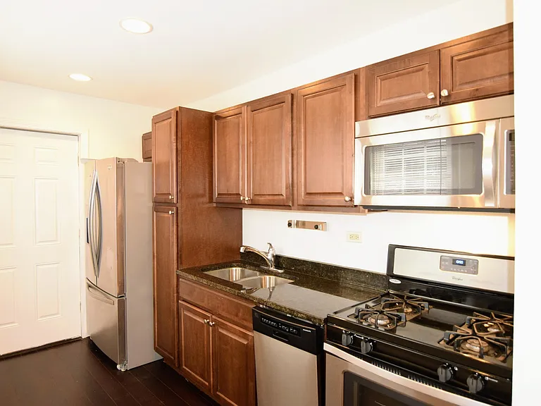 1828 N Bissell St #2 — Photo 6