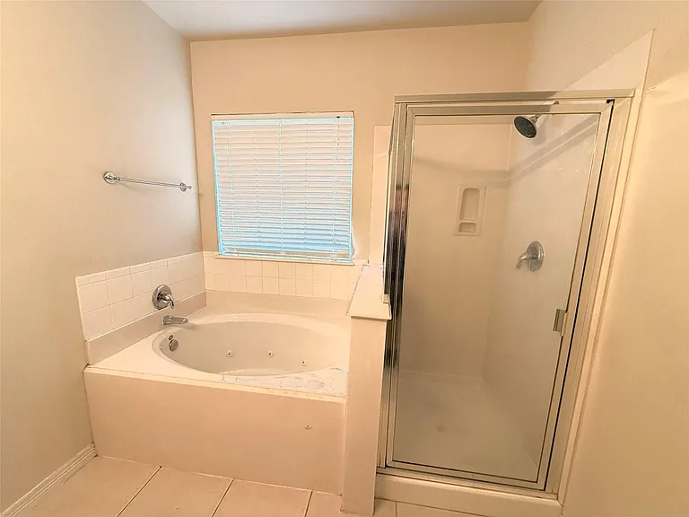 2207 Donrel Way — Photo 9