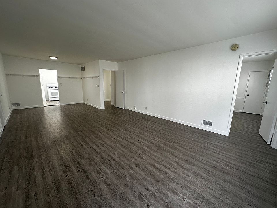 1st image of 5223 Corteen Pl #5