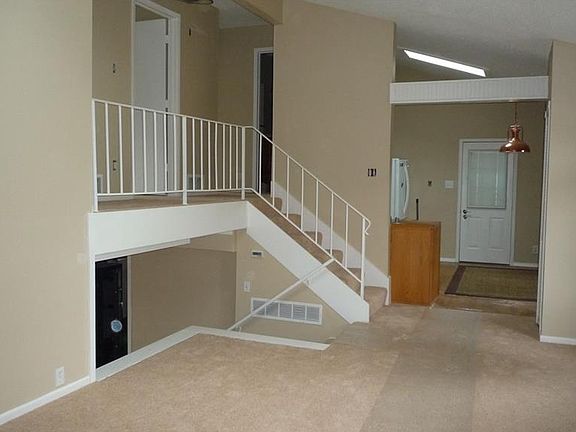 4th image of 9407 NW 70th Ave