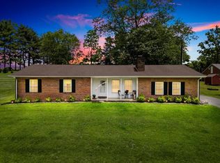 1501 English Forest Rd, Pulaski, VA 24301