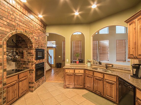 5th image of 10701 Sundance Dr