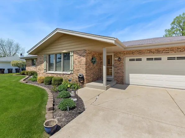 12304 West Layton AVENUE, Greenfield, WI 53228