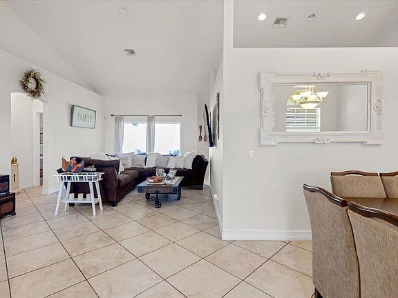 4th image of 5762 NW Zenith Drive