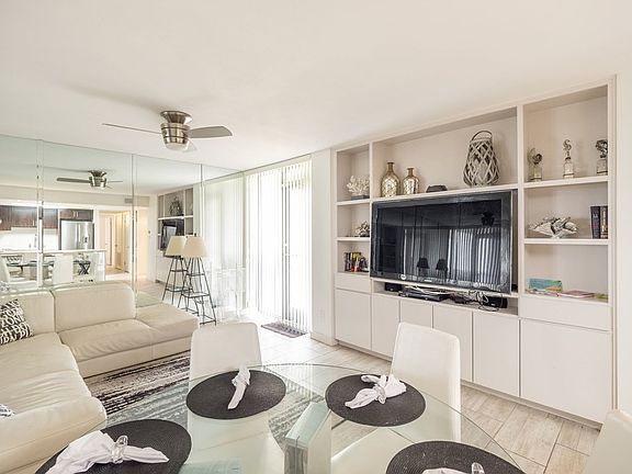 4th image of 110 Padre Blvd #211