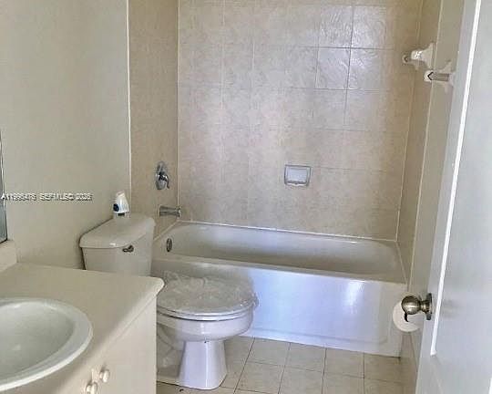 5th image of 2731 SE 17th Ave Unit 201