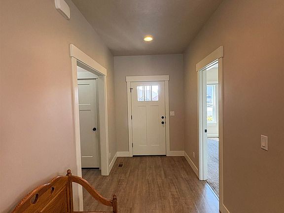 5th image of 1634 Oak Ave