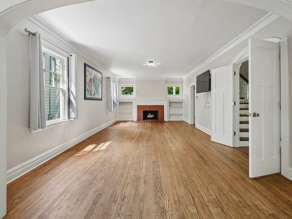 2nd image of 246 Maple Ave