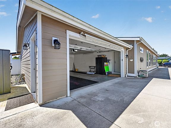 3rd image of 6350 Portal #77