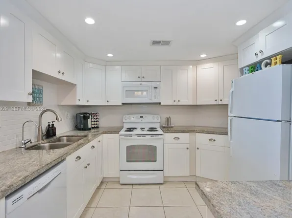 3725 S Ocean Dr APT 1216, Hollywood, FL 33019