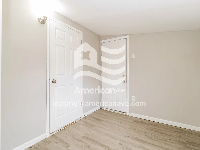 699566_010_bedroom_10.jpg