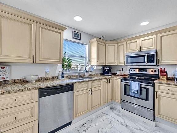 4th image of 1599 Trafalgar LN #O201