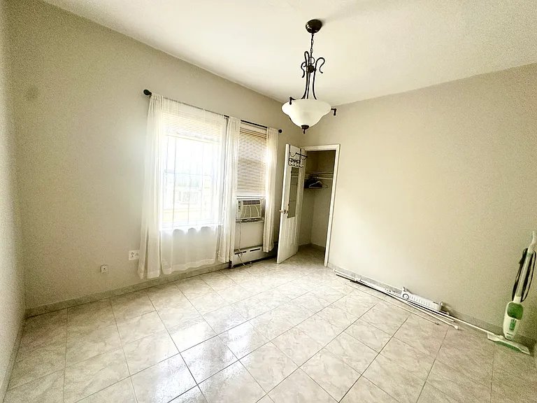 1859 W 6th St #2 — Photo 9