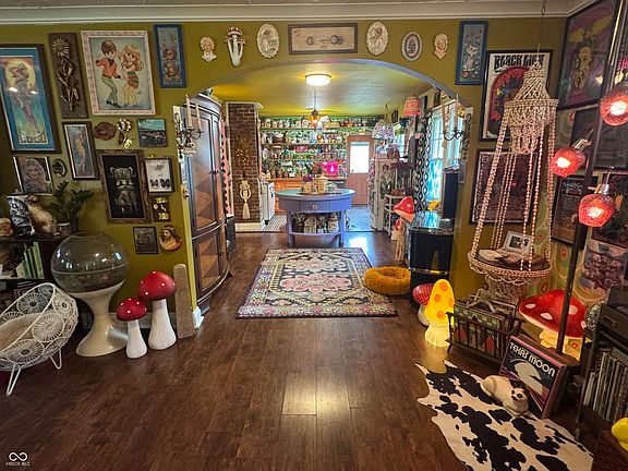 5th image of 5176 Primrose Ave