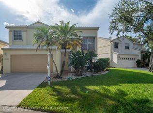 9302 NW 8th Cir, Plantation, FL 33324