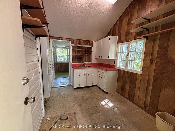 5th image of 195 Sunnidale Rd S