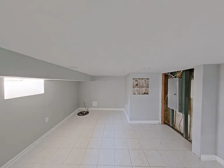 2036 N Gratz St — Photo 10