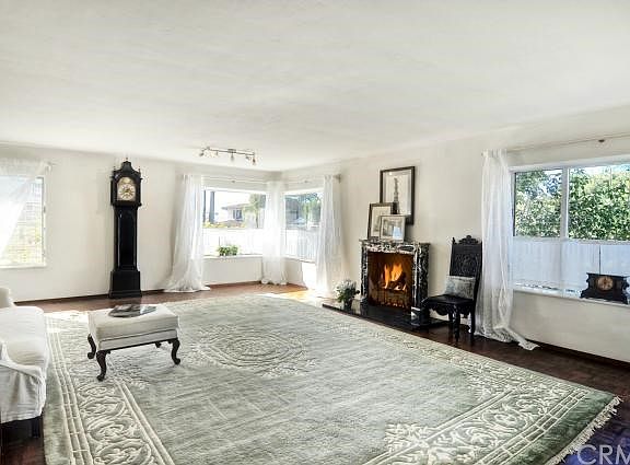 2nd image of 155 McKnight Dr