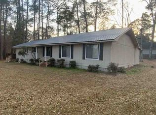 141 Wenona Way, Fitzgerald, GA 31750