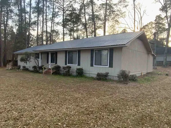 141 Wenona Way, Fitzgerald, GA 31750