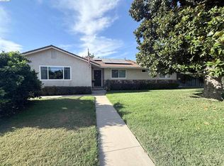 1042 Walnut St, Oakdale, CA 95361