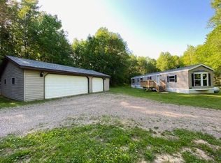 W1510 Van Alstine Rd, White Lake, WI 54491