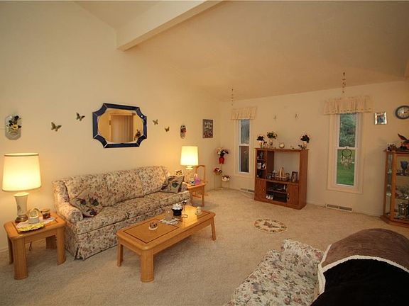 5th image of 222 Willow Pond Way