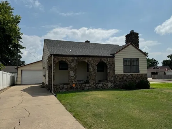 2421 19th St, Great Bend, KS 67530