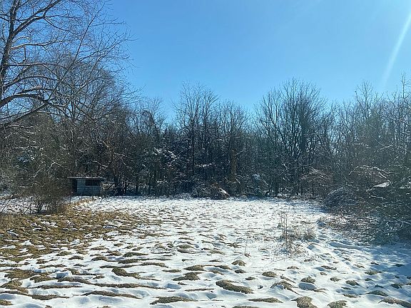 3rd image of 240 Grasshopper Ln