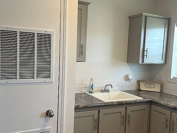 4th image of 9537 Barbwood Ln