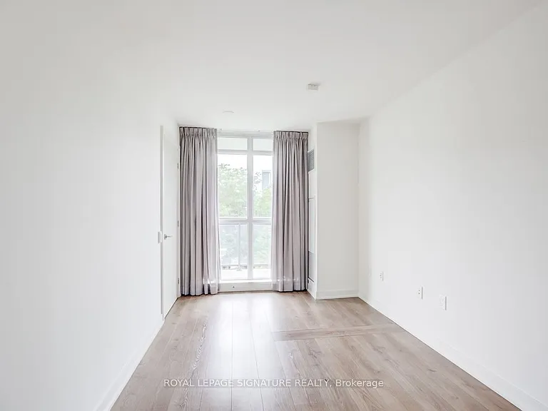 775 King St W #202 — Photo 12