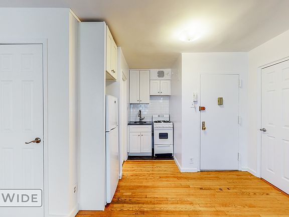2nd image of 947 1st Ave APT 15
