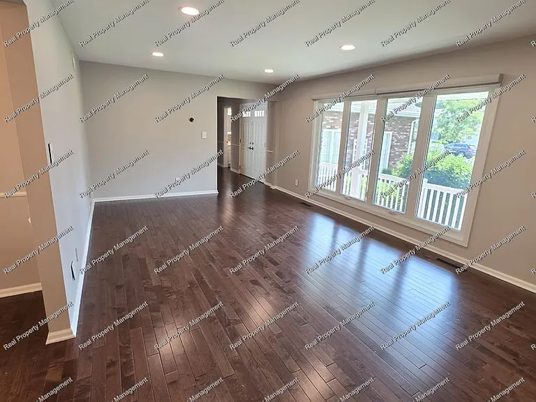 10016 Twin Creek Blvd — Photo 4