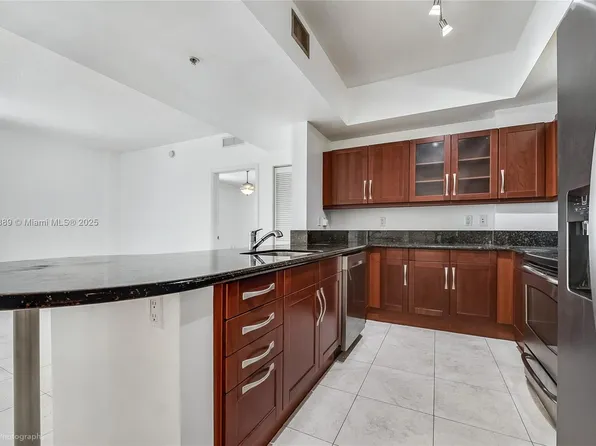 7265 SW 89th St APT A211, Miami, FL 33156