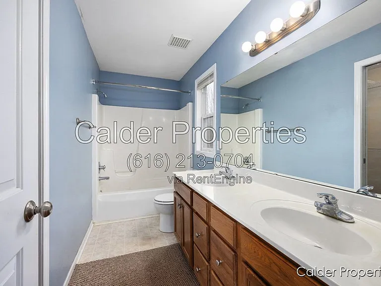 5686 E Falling Leaf Dr SE — Photo 21