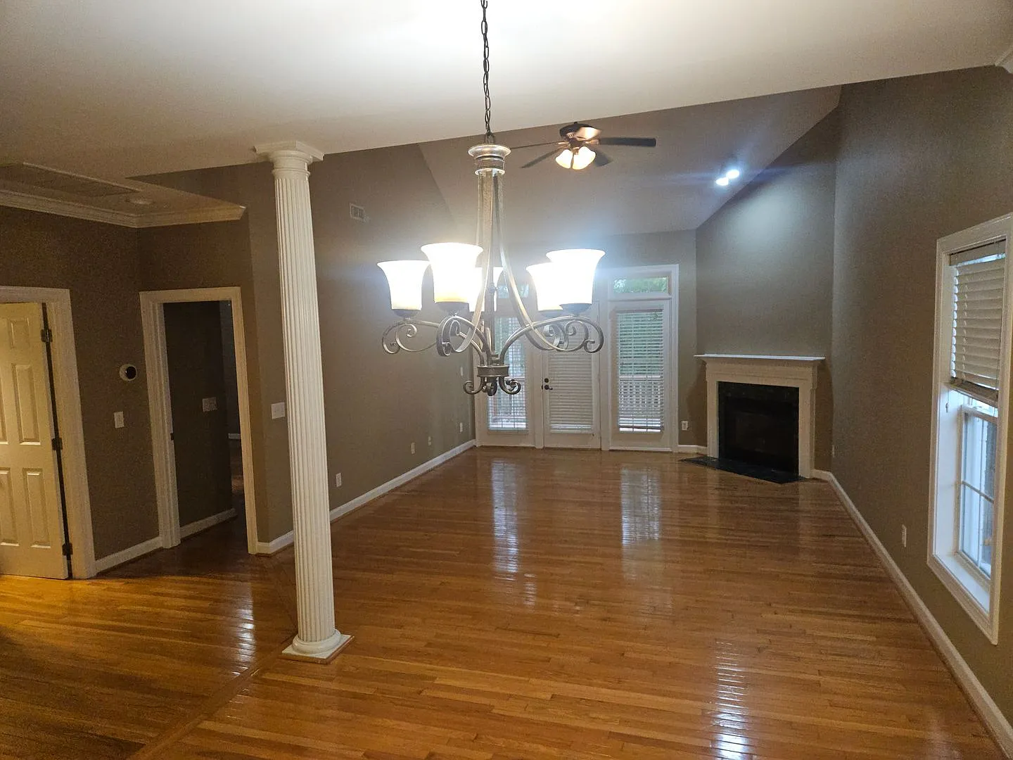 Fantastic 3br 2.5ba TH in Apex! Available Now! — Photo 3