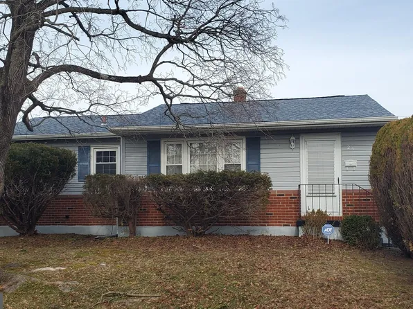 25 Charring Ln, New Castle, DE 19720