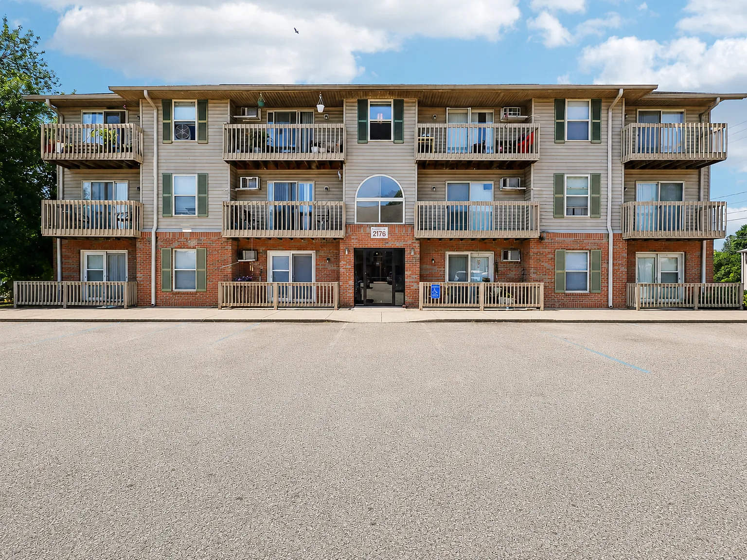 Rising Sun Apartments — Photo 2