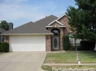 2913 Windstone Ct, Bedford, TX 76021
