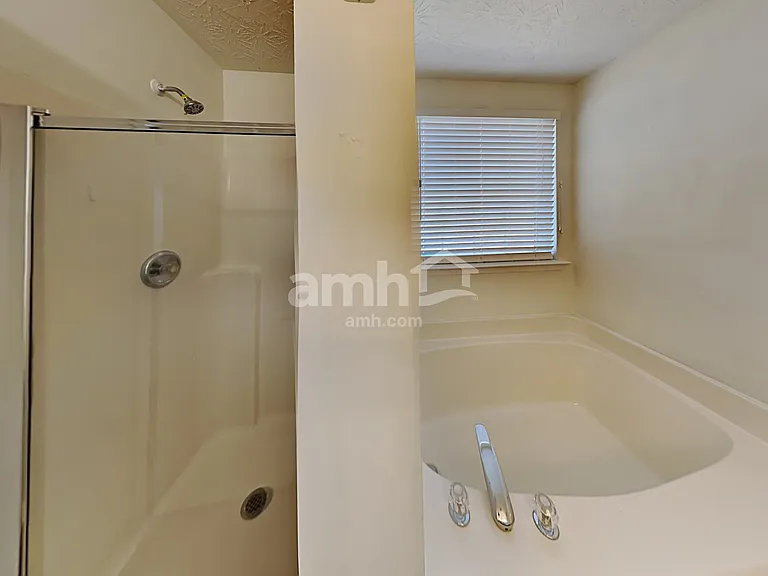 218 Wild Flower Ln — Photo 16