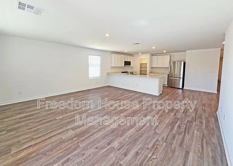660 E Huyana Wind Dr — Photo 33