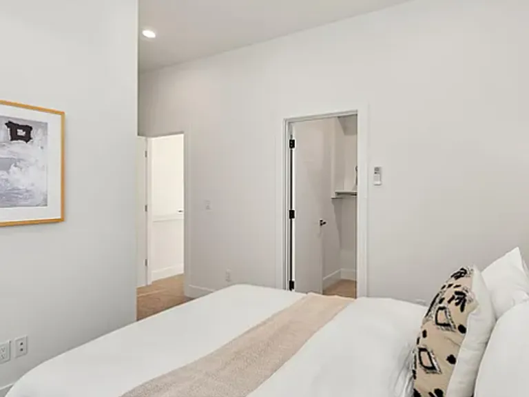 Hiatt Park Townhomes — Photo 12