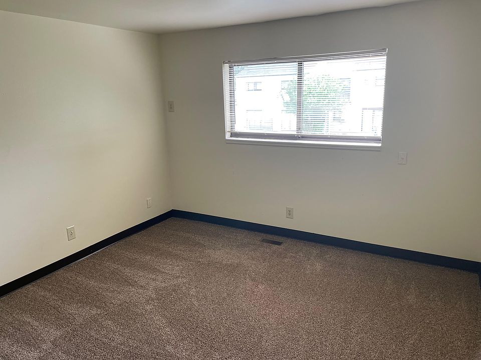 Comstock Village 5437 E H Ave Kalamazoo MI Zillow