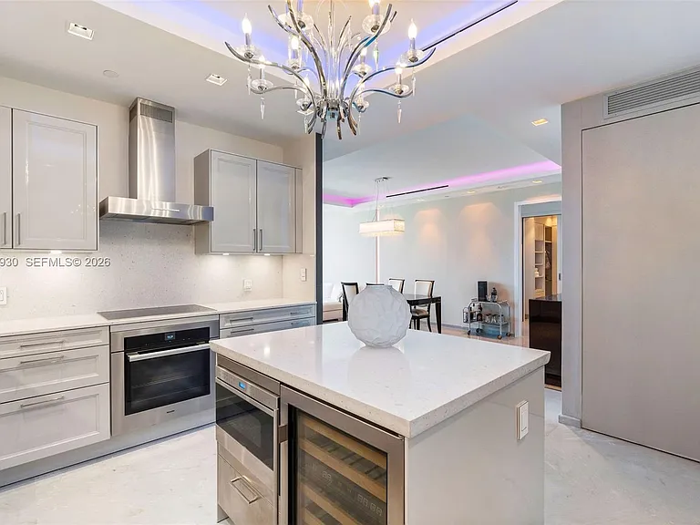 100 S Pointe Dr #2506 — Photo 8