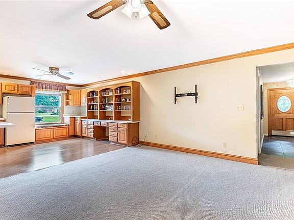 3rd image of 1361 Penbrooke Trl