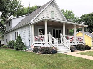 804 2nd Ave S, Clear Lake, IA 50428