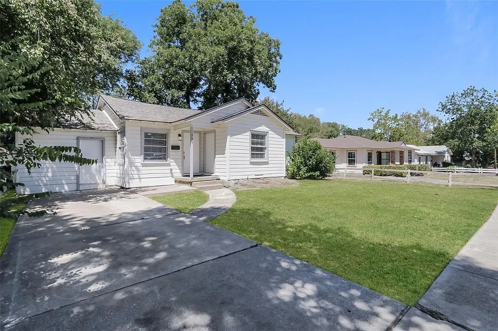 4 bed, 1.0 bath, 1655 sqft, $2,300 — Photo 1