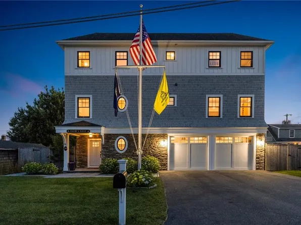 59 Crest St, Middletown, RI 02842